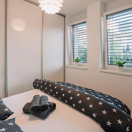 Stylish Apartment Retreat Bratislava Esterno foto