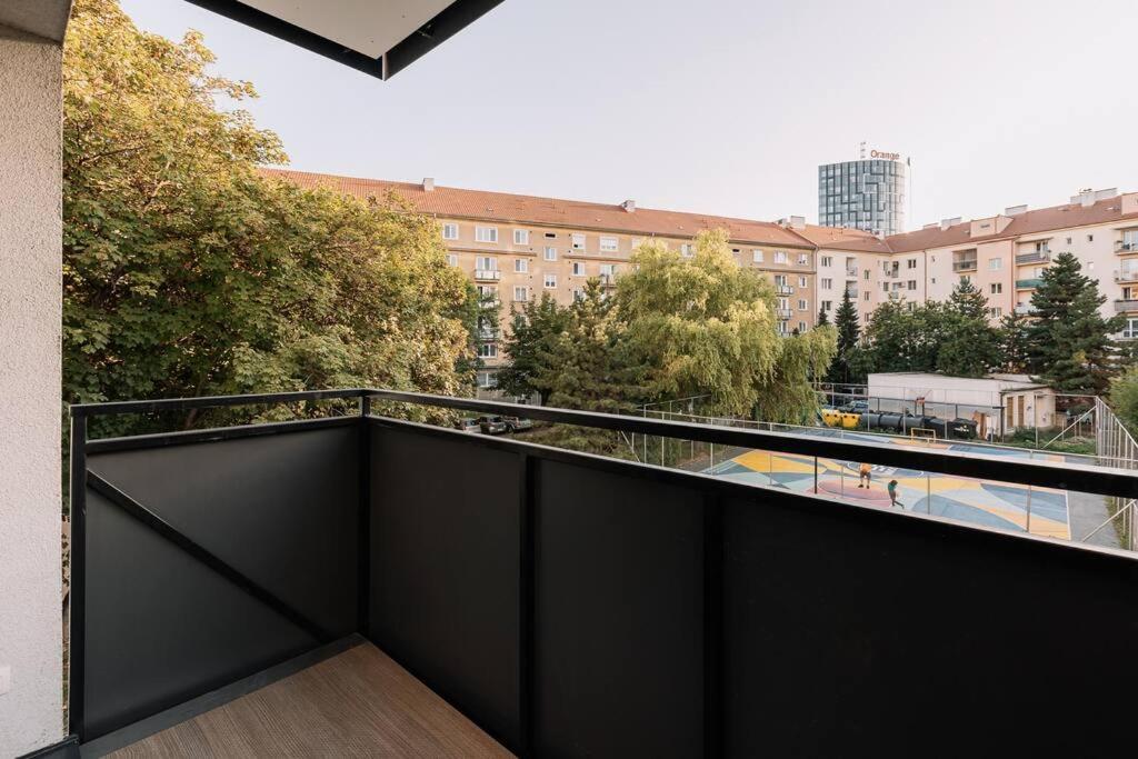 Stylish Apartment Retreat Bratislava Esterno foto