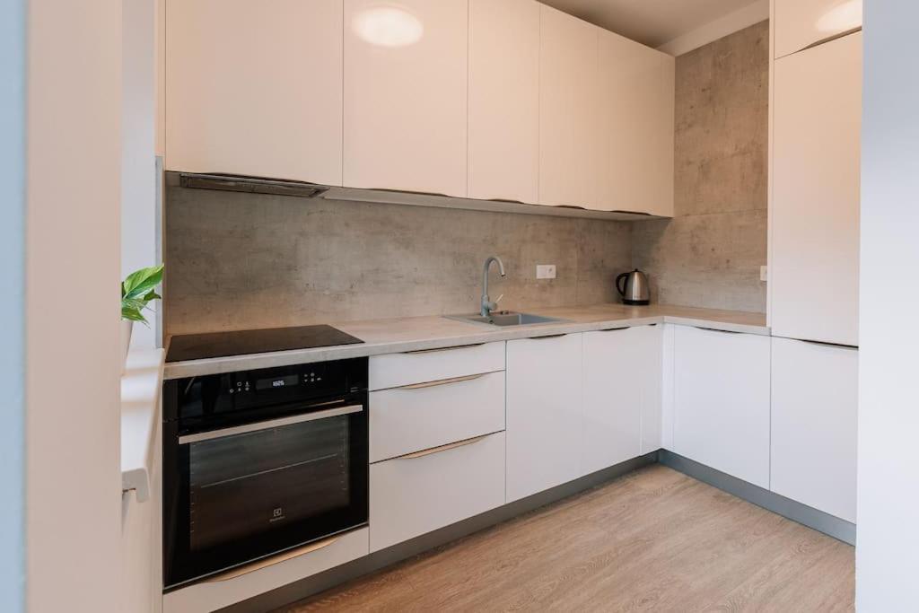 Stylish Apartment Retreat Bratislava Esterno foto